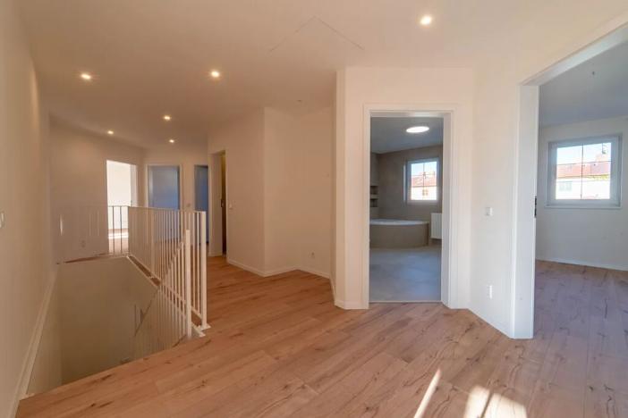 Prodej rodinného domu, Popovičky, Na Skalce, 340 m2