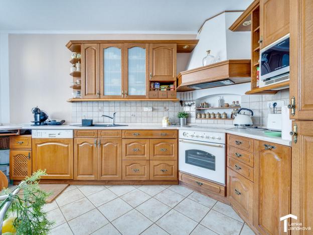 Pronájem bytu 2+1, Pardubice - Zelené Předměstí, Sladkovského, 63 m2