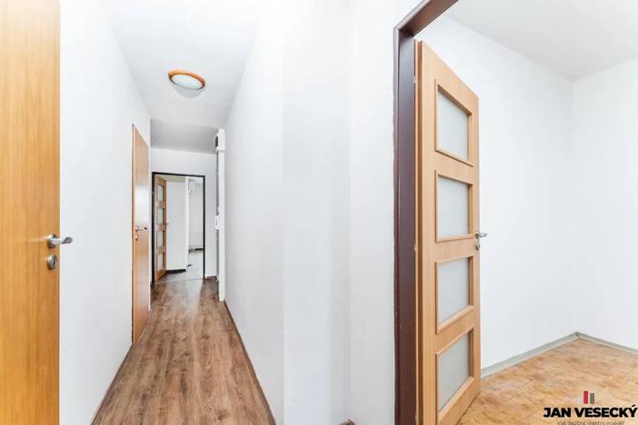 Prodej bytu 3+1, Praha - Horní Počernice, Lhotská, 73 m2