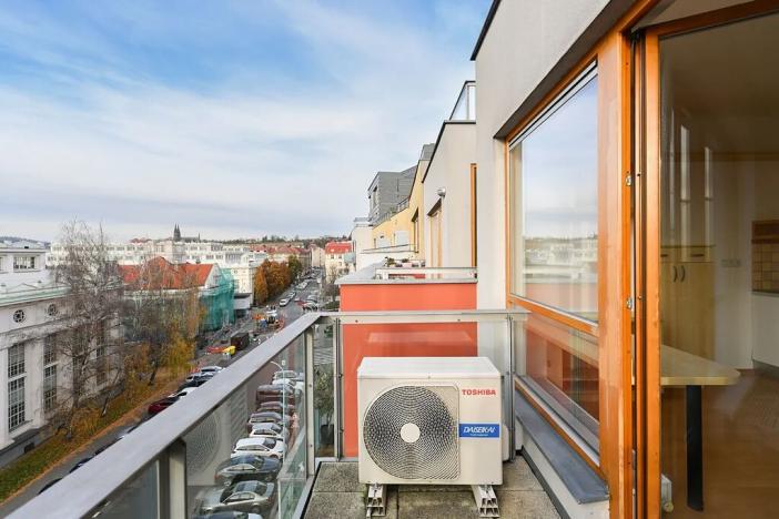 Pronájem bytu 1+kk, Praha - Podolí, Podolská, 26 m2