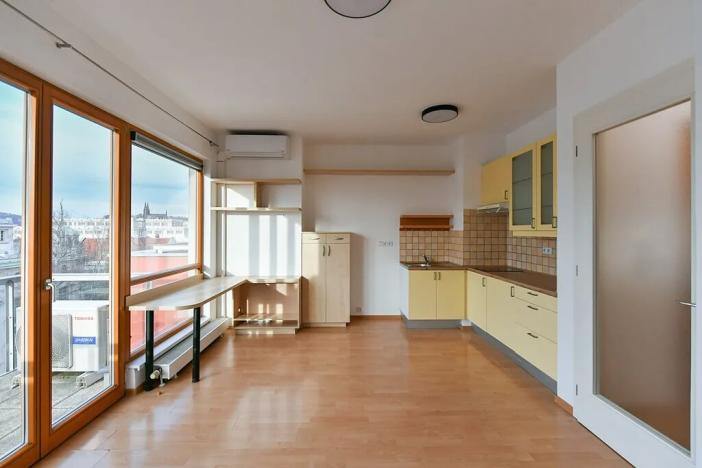 Pronájem bytu 1+kk, Praha - Podolí, Podolská, 26 m2