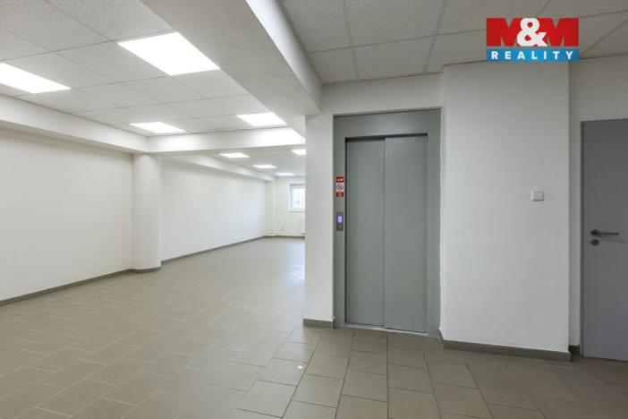 Pronájem kanceláře, Louny, Březinova, 210 m2