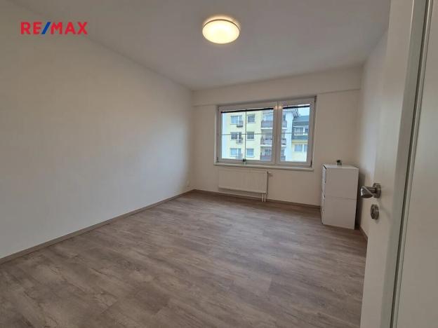 Pronájem bytu 2+kk, Kladno, Vojtěcha Lanny, 51 m2