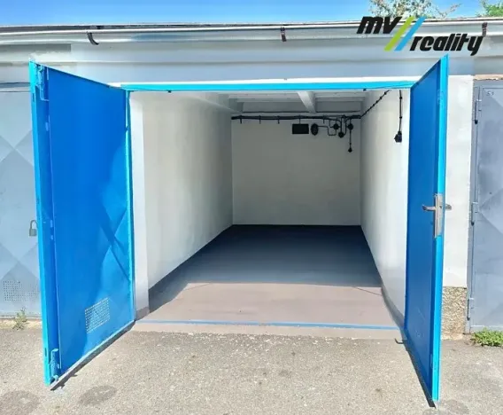 Prodej garáže, Praha, Klučovská, 17 m2