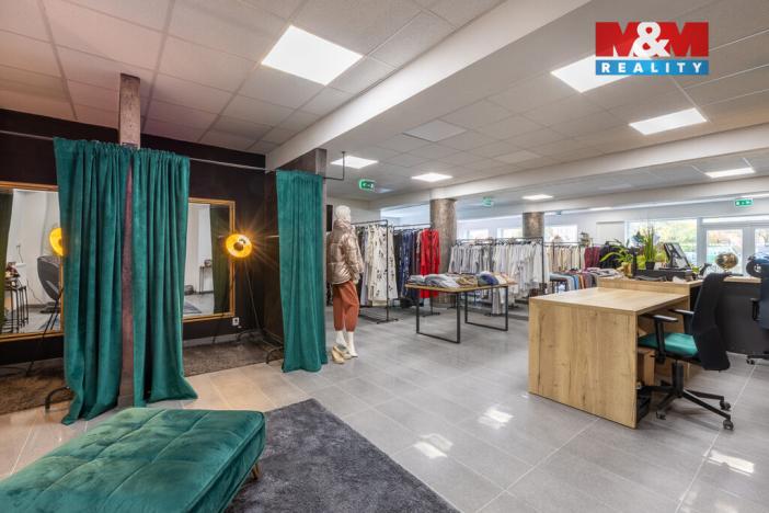 Pronájem obchodního prostoru, Louny, Březinova, 210 m2