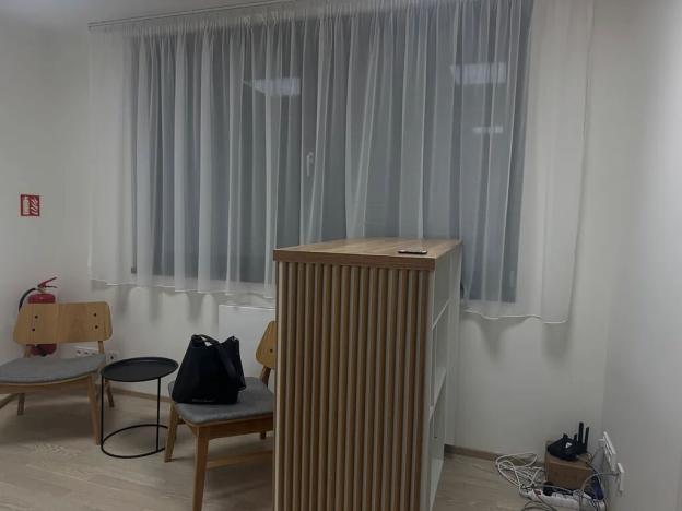 Prodej komerční nemovitosti, Praha - Vokovice, K Červenému vrchu, 47 m2