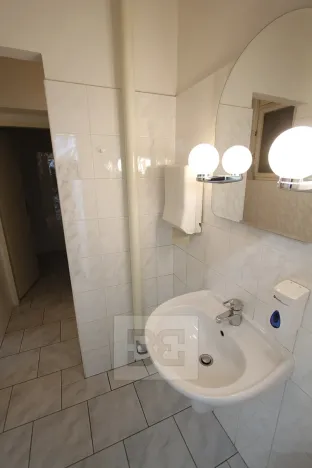 Pronájem kanceláře, Praha - Nové Město, Senovážné náměstí, 15 m2