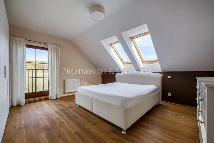 Prodej rodinného domu, Mořina, 239 m2