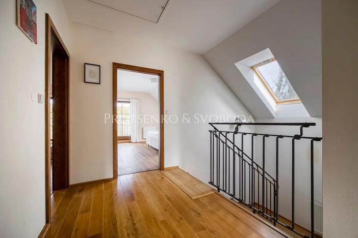 Prodej rodinného domu, Mořina, 239 m2