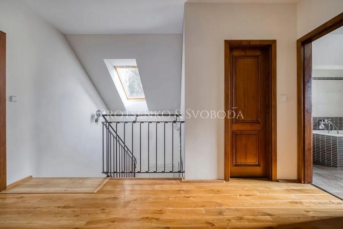 Prodej rodinného domu, Mořina, 239 m2