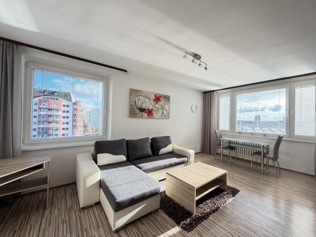 Pronájem bytu 2+1, Pardubice - Zelené Předměstí, nábřeží Závodu míru, 58 m2