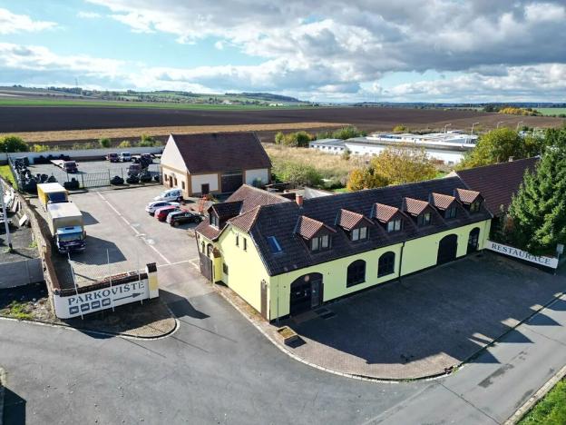 Prodej obchodního prostoru, Břežany I, 590 m2