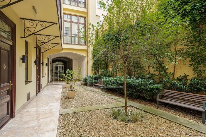 Pronájem bytu 2+kk, Praha - Staré Město, Liliová, 62 m2