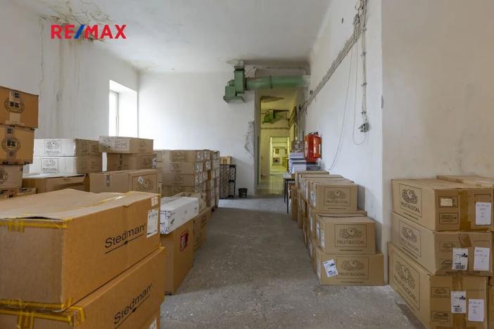 Prodej výrobních prostor, Dašice, náměstí T. G. Masaryka, 2490 m2