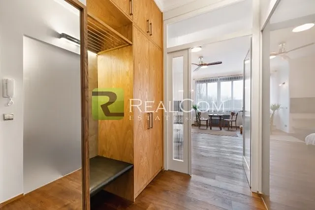 Pronájem bytu 1+kk, Praha - Podolí, Podolská, 29 m2