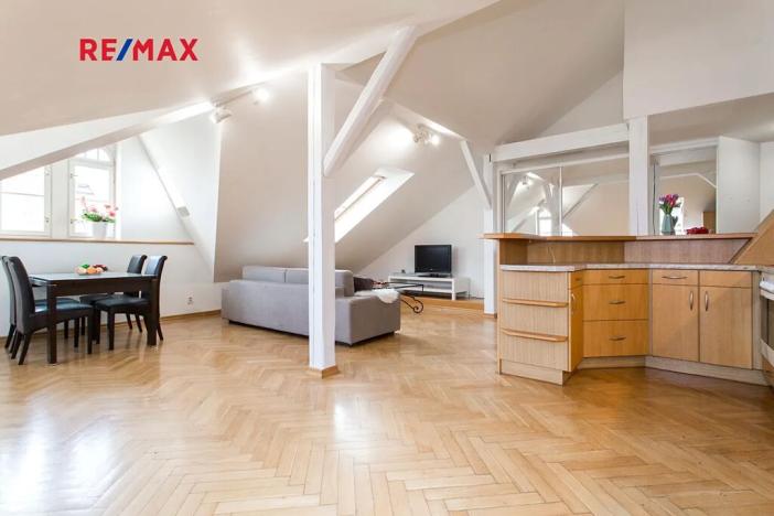 Pronájem bytu 2+kk, Praha - Karlín, Křižíkova, 70 m2