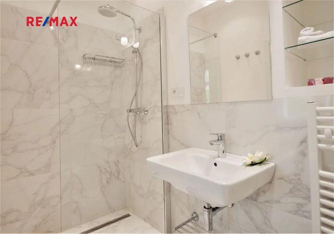 Pronájem bytu 3+kk, Praha - Karlín, Křižíkova, 75 m2