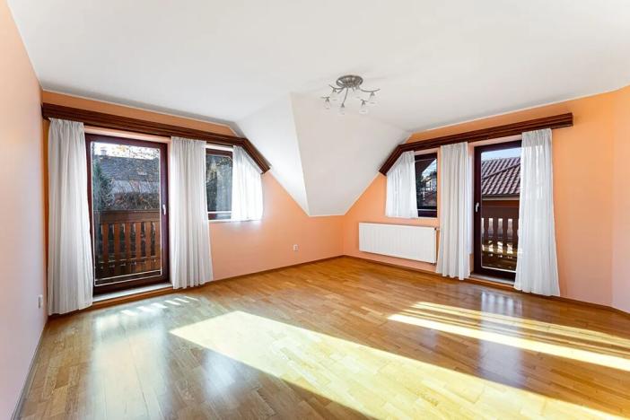 Pronájem rodinného domu, Praha - Křeslice, Pod ovčínem, 300 m2