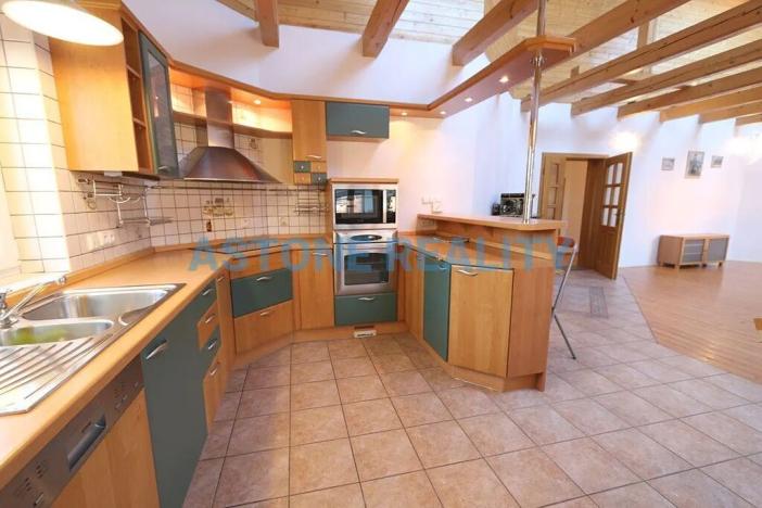 Pronájem rodinného domu, Praha - Koloděje, Kvasinská, 200 m2