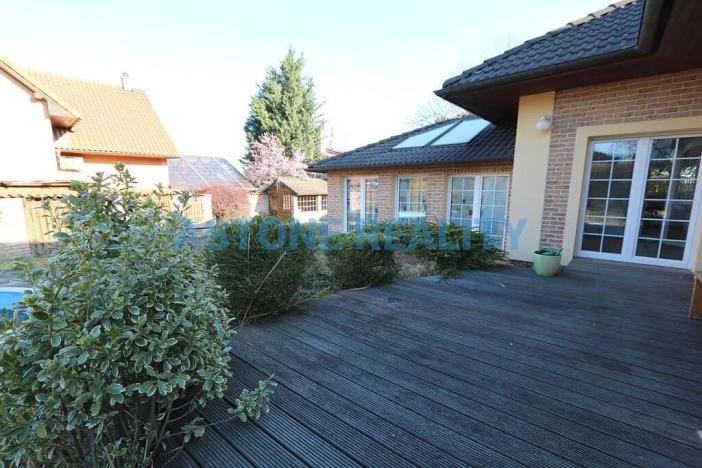 Pronájem rodinného domu, Praha - Koloděje, Kvasinská, 200 m2