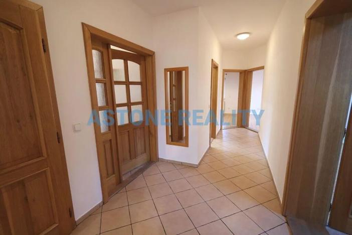 Pronájem rodinného domu, Praha - Koloděje, Kvasinská, 200 m2