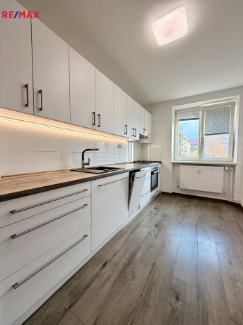 Pronájem bytu 1+1, Ostrava - Poruba, Čs. exilu, 40 m2