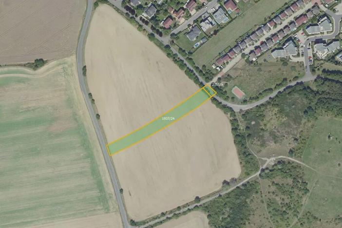 Prodej podílu pole, Praha - Pitkovice, 8739 m2