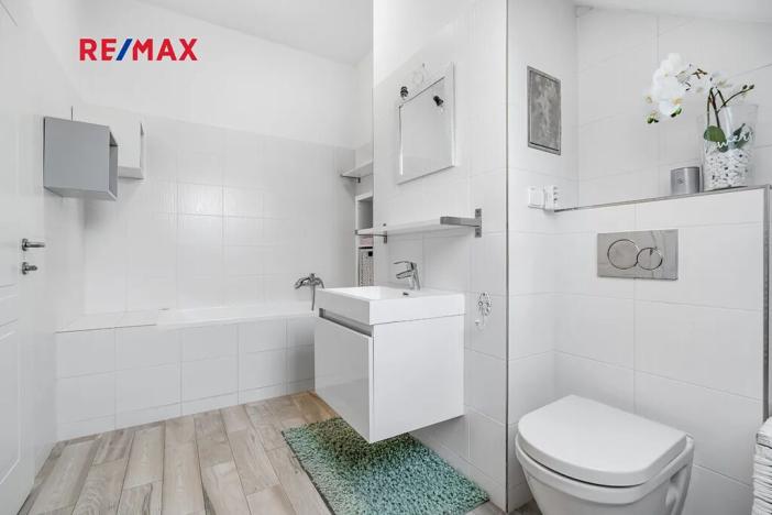 Prodej bytu 1+kk, Tuchoměřice, Ke Kovárně, 53 m2