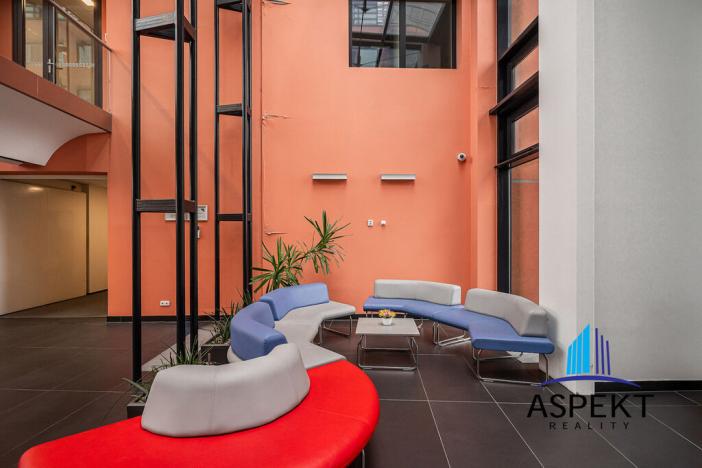 Pronájem kanceláře, Praha - Chodov, Líbalova, 107 m2