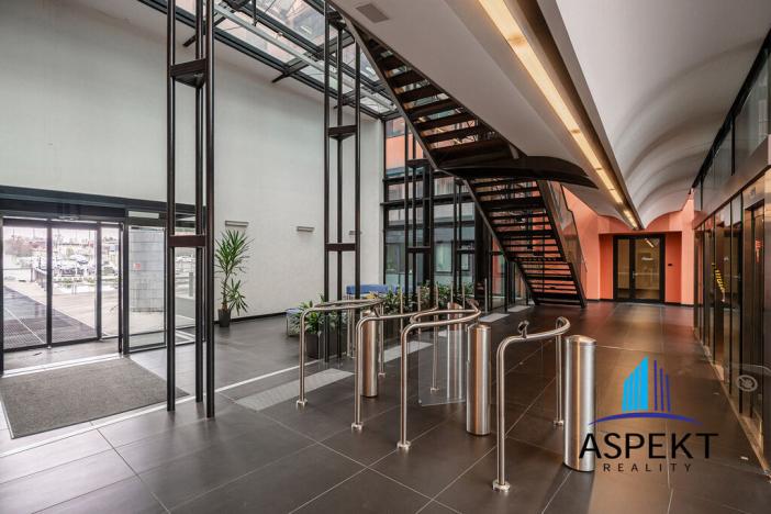 Pronájem kanceláře, Praha - Chodov, Líbalova, 107 m2