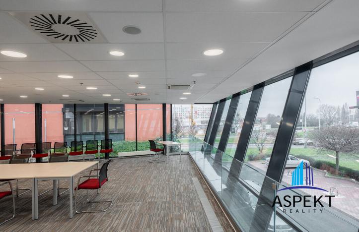 Pronájem kanceláře, Praha - Chodov, Líbalova, 107 m2