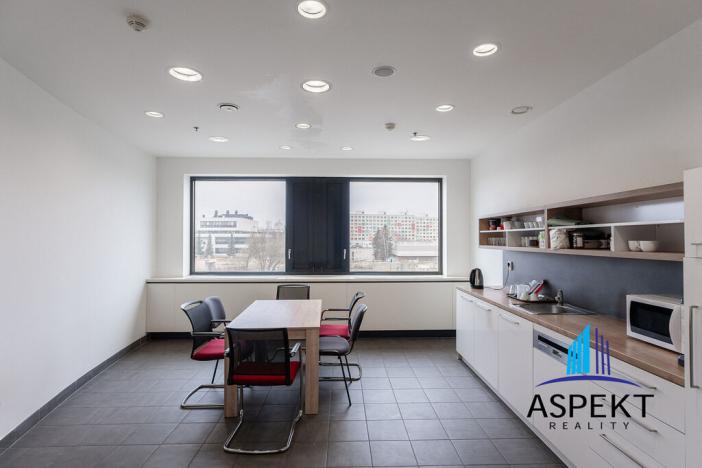 Pronájem kanceláře, Praha - Chodov, Líbalova, 28 m2