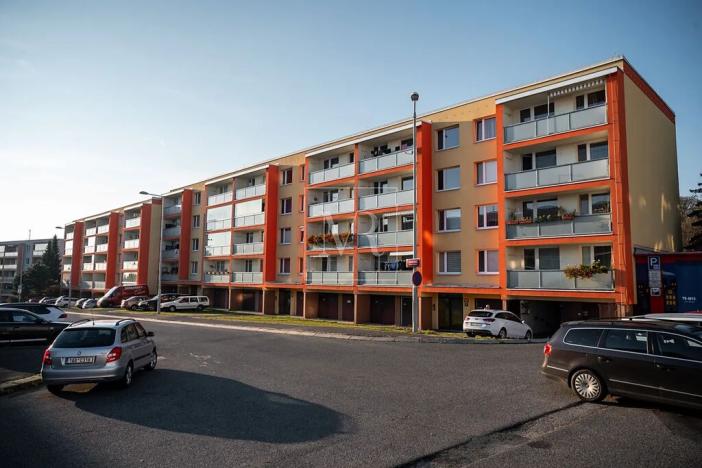 Prodej bytu 3+1, Praha - Kobylisy, Luhovská, 74 m2