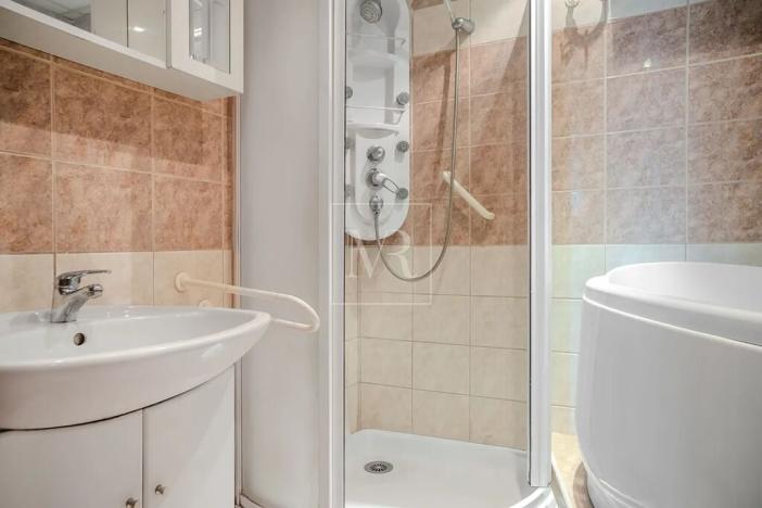 Prodej bytu 3+1, Praha - Kobylisy, Luhovská, 74 m2