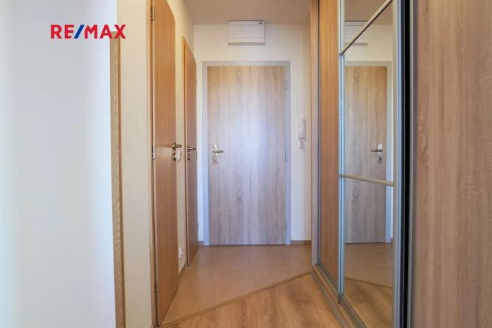 Pronájem bytu 2+kk, Praha - Braník, Novodvorská, 40 m2