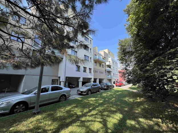 Pronájem bytu 2+kk, Plzeň, Koterovská, 59 m2