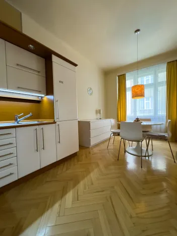 Prodej bytu 2+kk, Praha, Ve Smečkách, 80 m2