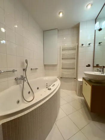 Prodej bytu 2+kk, Praha, Ve Smečkách, 80 m2