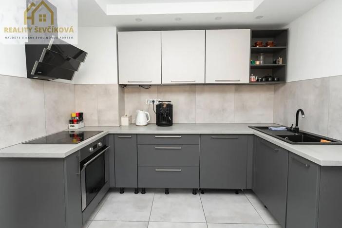 Prodej rodinného domu, Nechanice, 180 m2