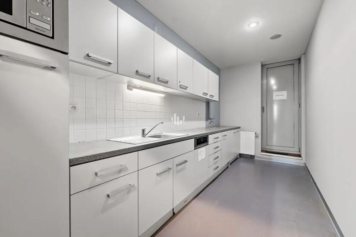 Pronájem kanceláře, Praha - Smíchov, Karla Engliše, 600 m2