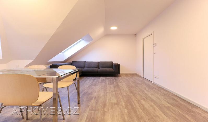 Pronájem bytu 3+kk, Praha - Libeň, Sokolovská, 61 m2