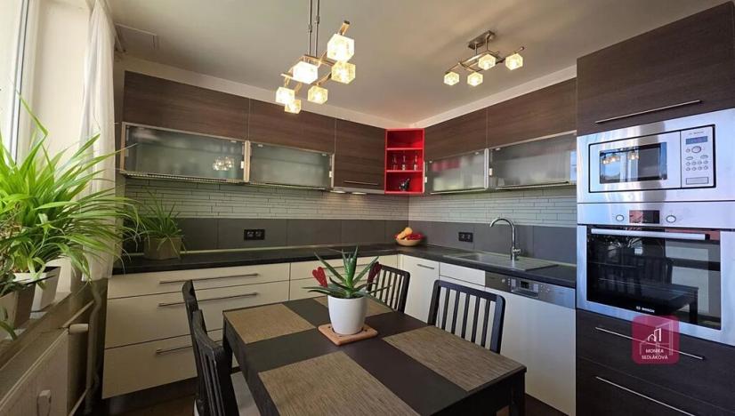 Prodej bytu 3+1, Mokrá-Horákov, 72 m2