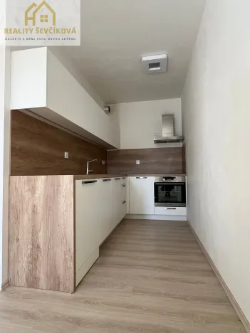 Pronájem bytu 1+kk, Hradec Králové, V Koutech, 35 m2