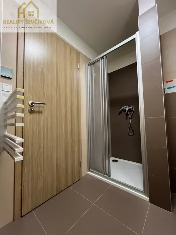 Pronájem bytu 1+kk, Hradec Králové, V Koutech, 35 m2