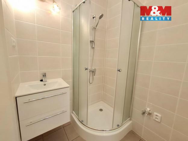 Pronájem bytu 1+1, Ostrov, Odborů, 33 m2