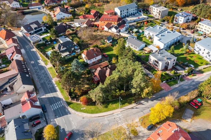 Prodej pozemku pro bydlení, Praha - Zličín, Hrozenkovská, 1647 m2