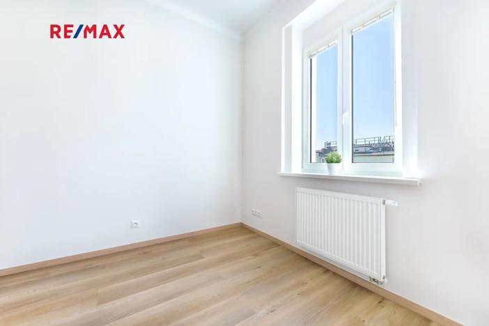 Pronájem bytu 1+kk, Praha - Libeň, náměstí Dr. Václava Holého, 27 m2