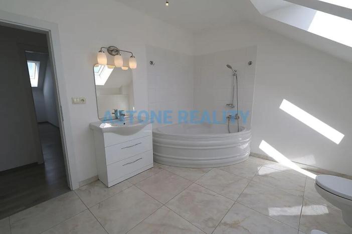 Pronájem rodinného domu, Trnová, 370 m2