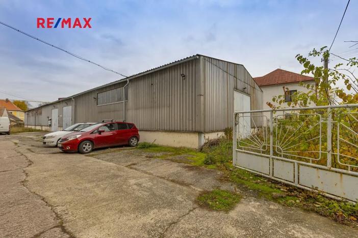 Prodej komerční nemovitosti, Dašice, náměstí T. G. Masaryka, 2490 m2