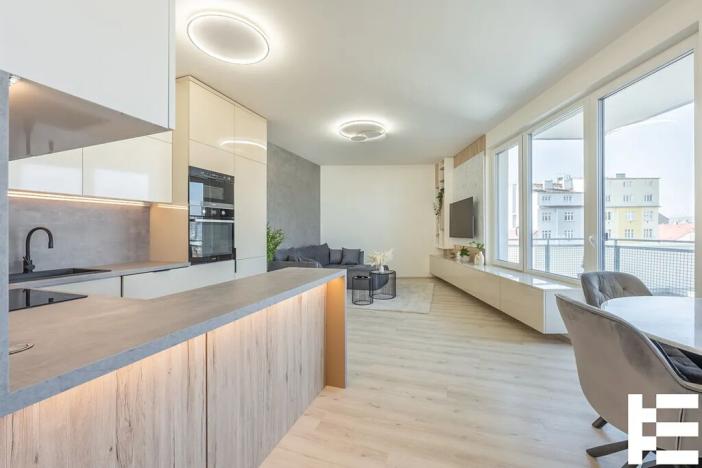 Pronájem bytu 2+kk, Praha - Vysočany, Čerpadlová, 60 m2